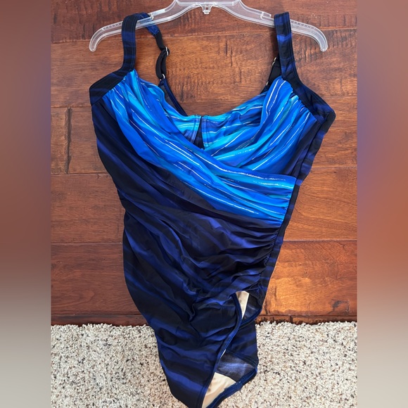 Miracle SwimSuit Size 16 DD Lite Lines Sanibel Blue & Navy - Picture 9 of 11